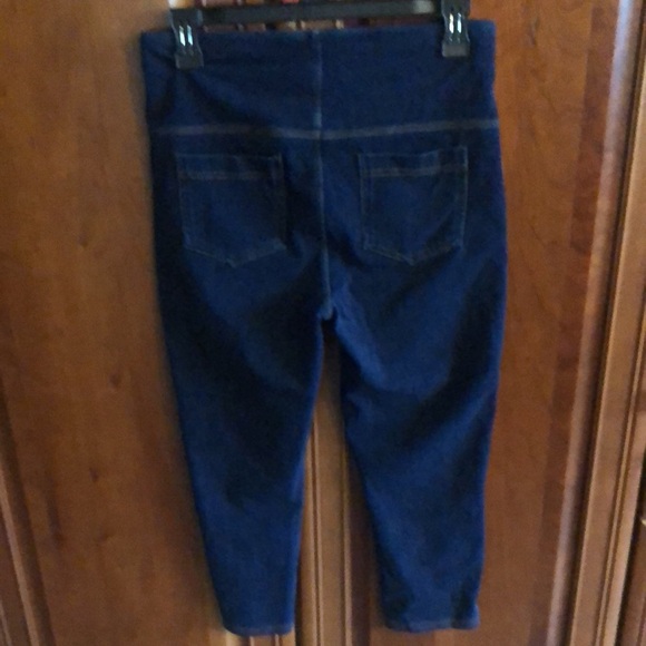 Lysse pull on capris - Picture 3 of 3